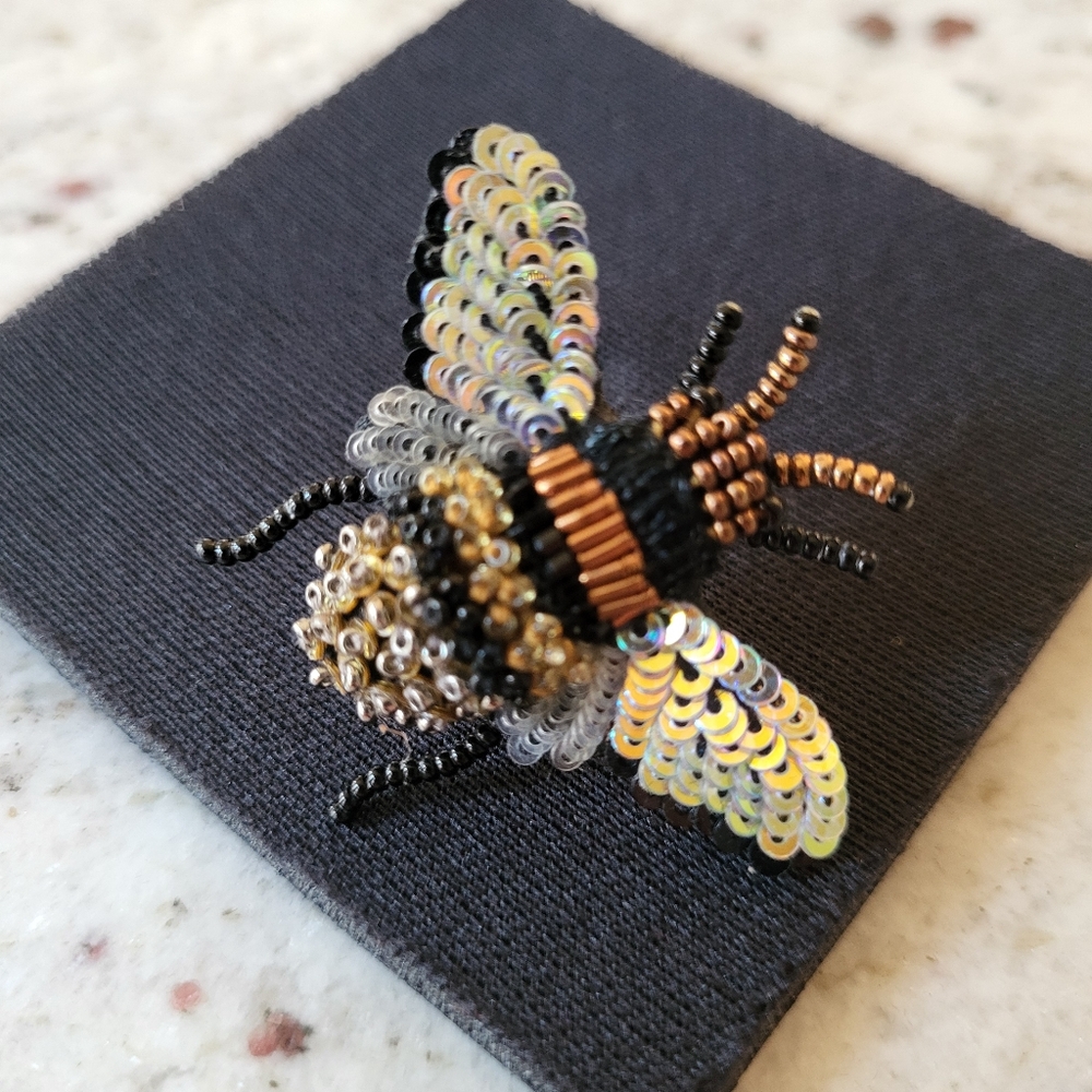 Travelore New Honey Bee Brooch Pin Jewelry